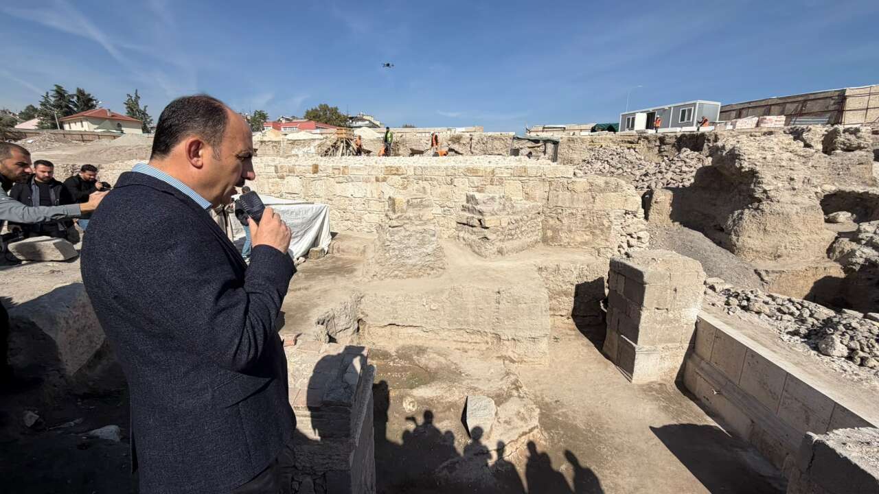 Konya'da tarihin kapısı aralandı! 25 metrelik dev yapı gün yüzüne çıktı 20